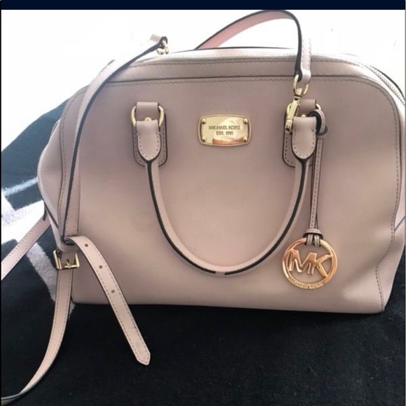 MK Purse - Picture 2 of 4